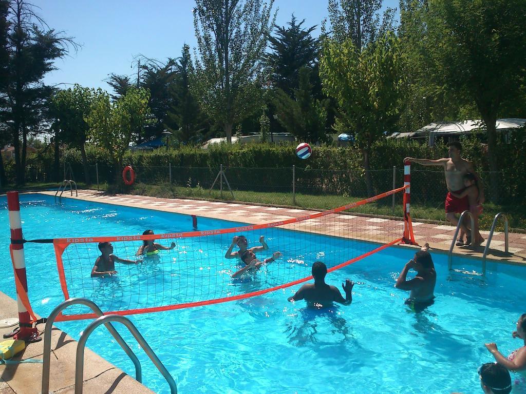 Camping Cubillas Cubillas de Santa Marta Extérieur photo