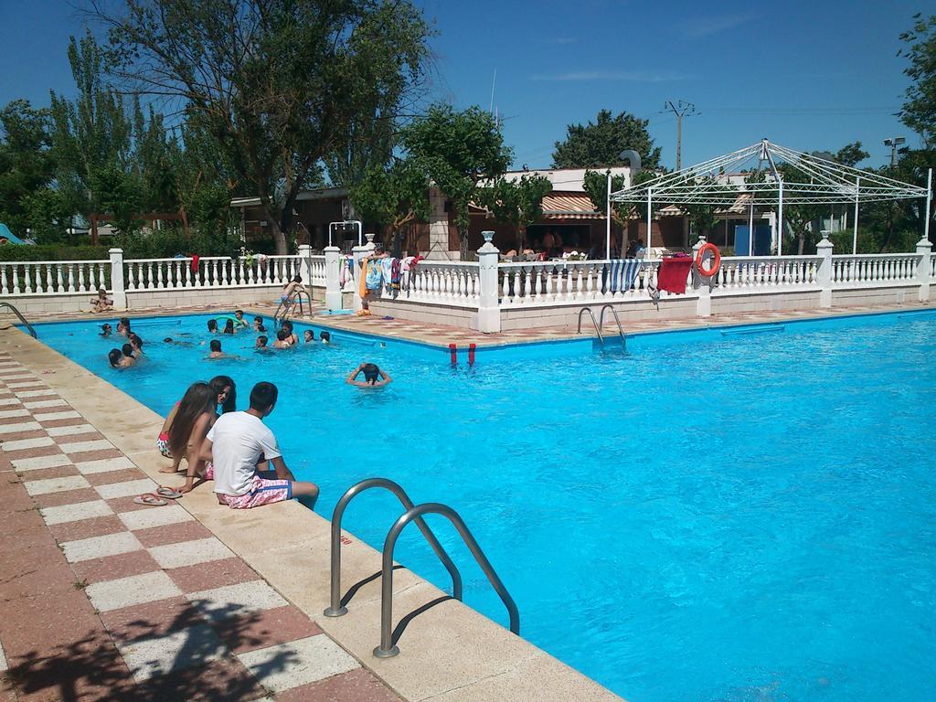 Camping Cubillas Cubillas de Santa Marta Extérieur photo