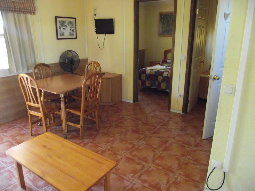 Camping Cubillas Cubillas de Santa Marta Extérieur photo